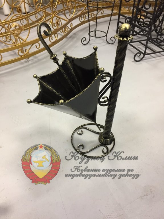 Кованая вешалка с подставкой под зонты