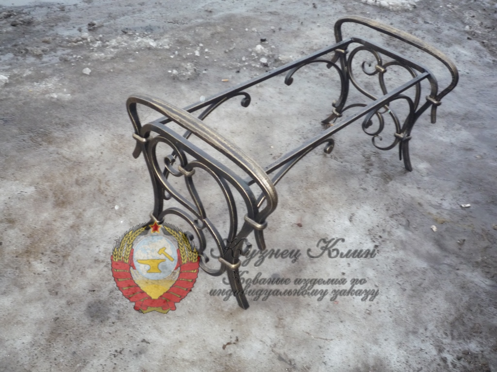 Кованая лавочка