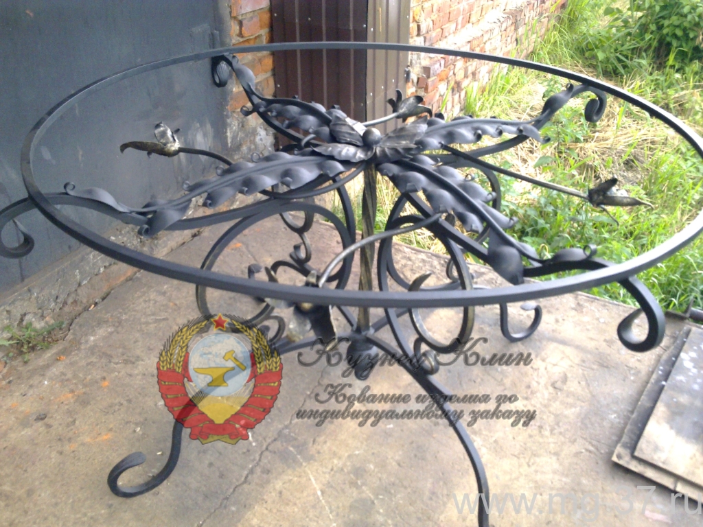 Кованое подстолье