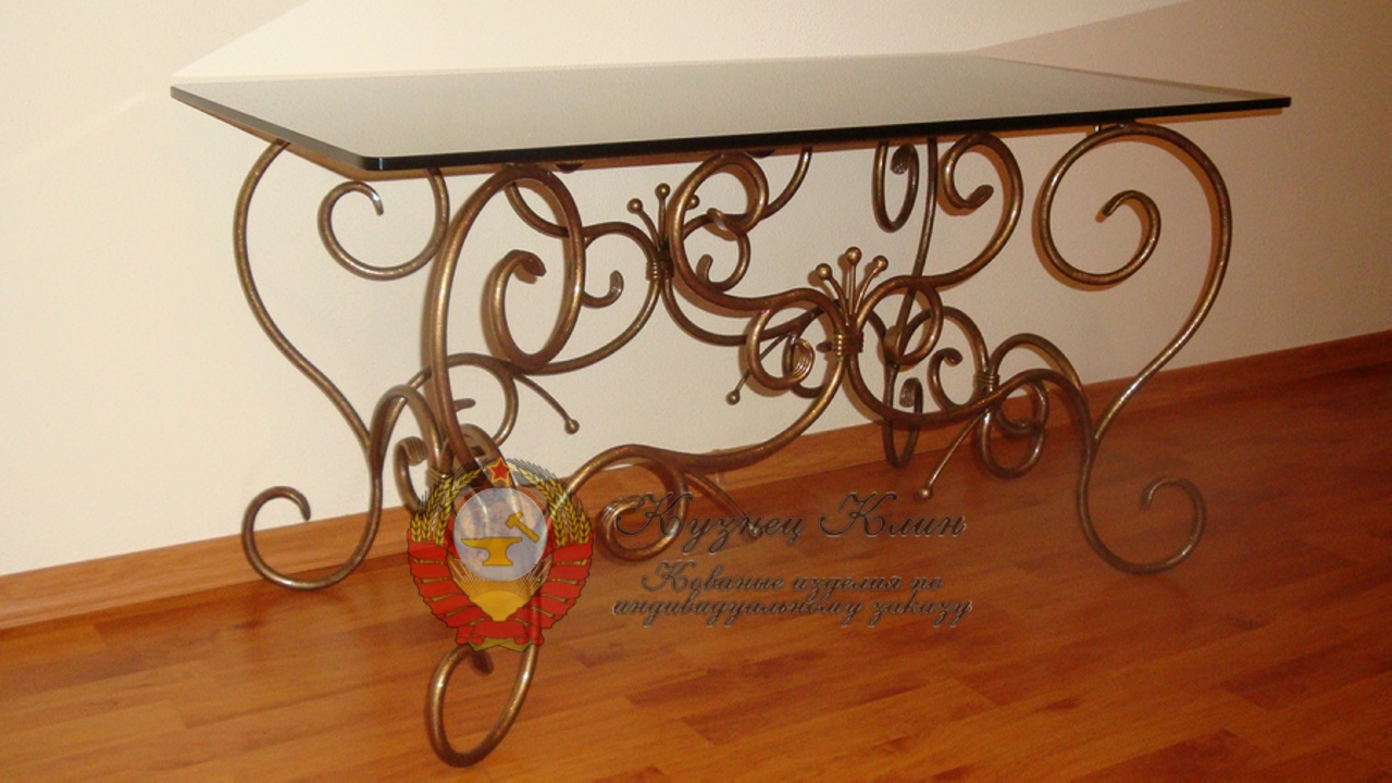 Кованый стол журнальный