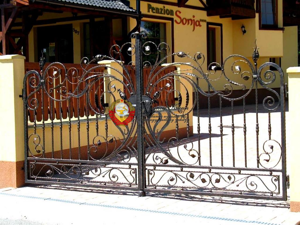 Кованые садовые ворота