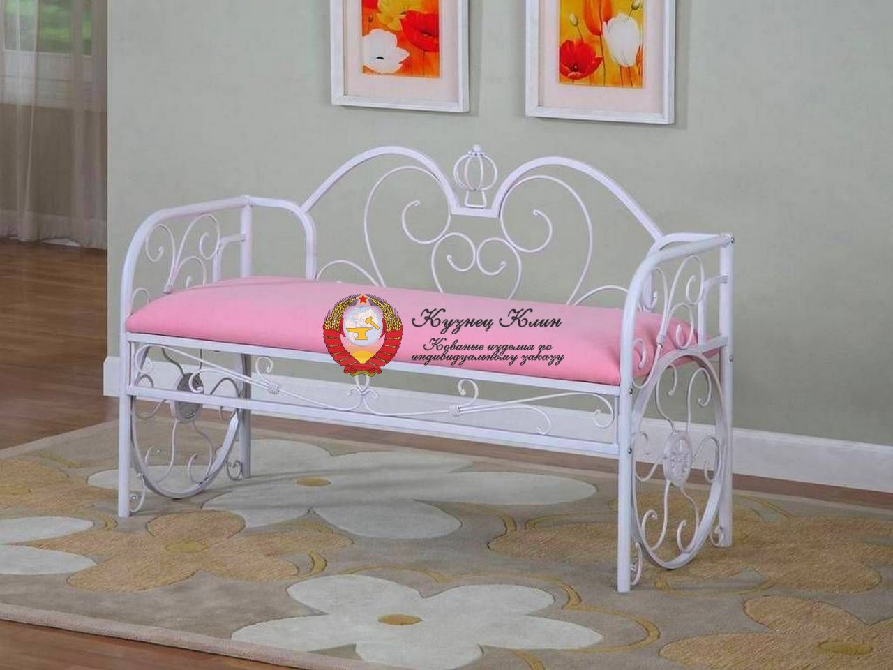 Белая кованая скамья