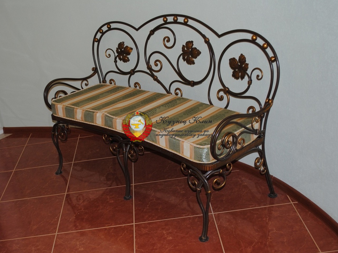 Кованая кушетка