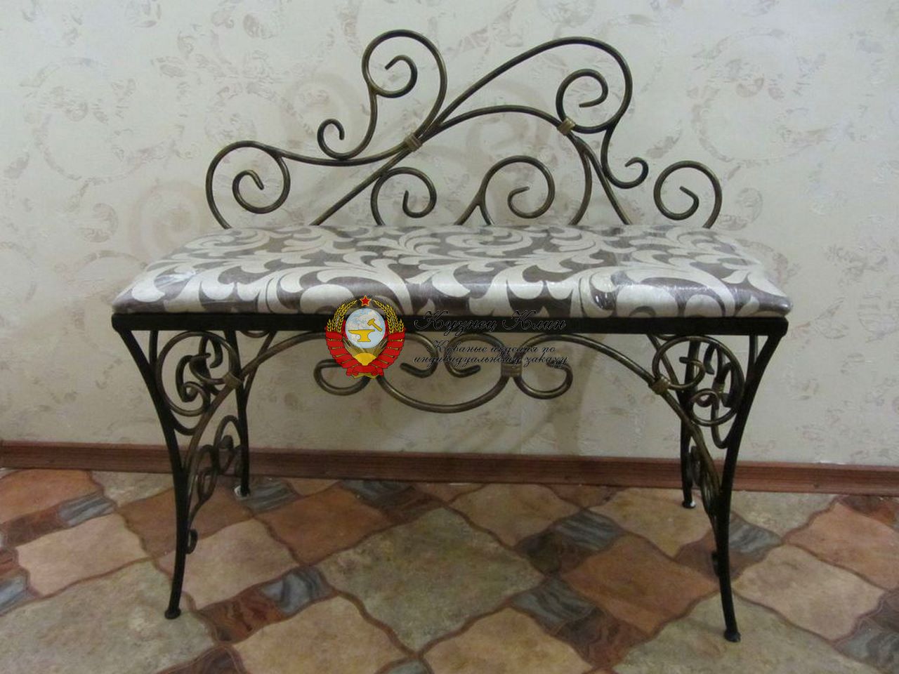 Кованый табурет в прихожку