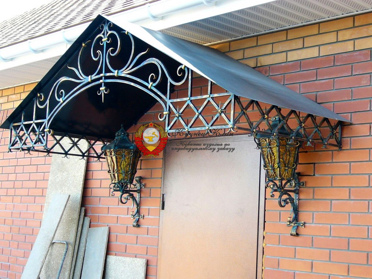 Козырек кованый двускатный