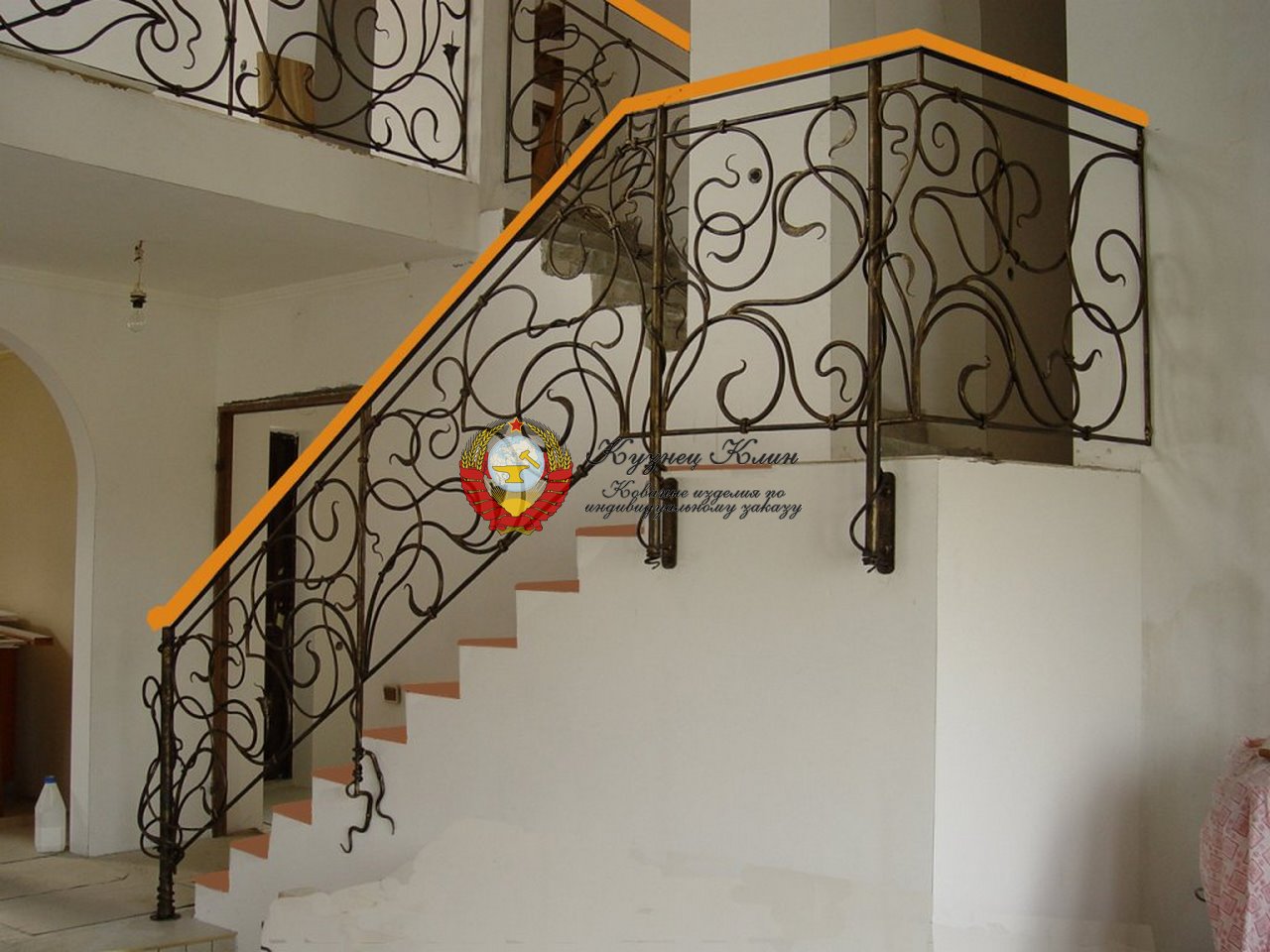 Боковой крепеж кованых перил