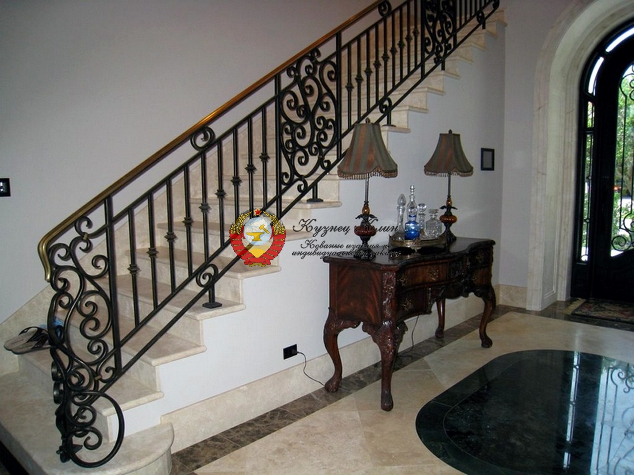 Столб разворотный на перилах