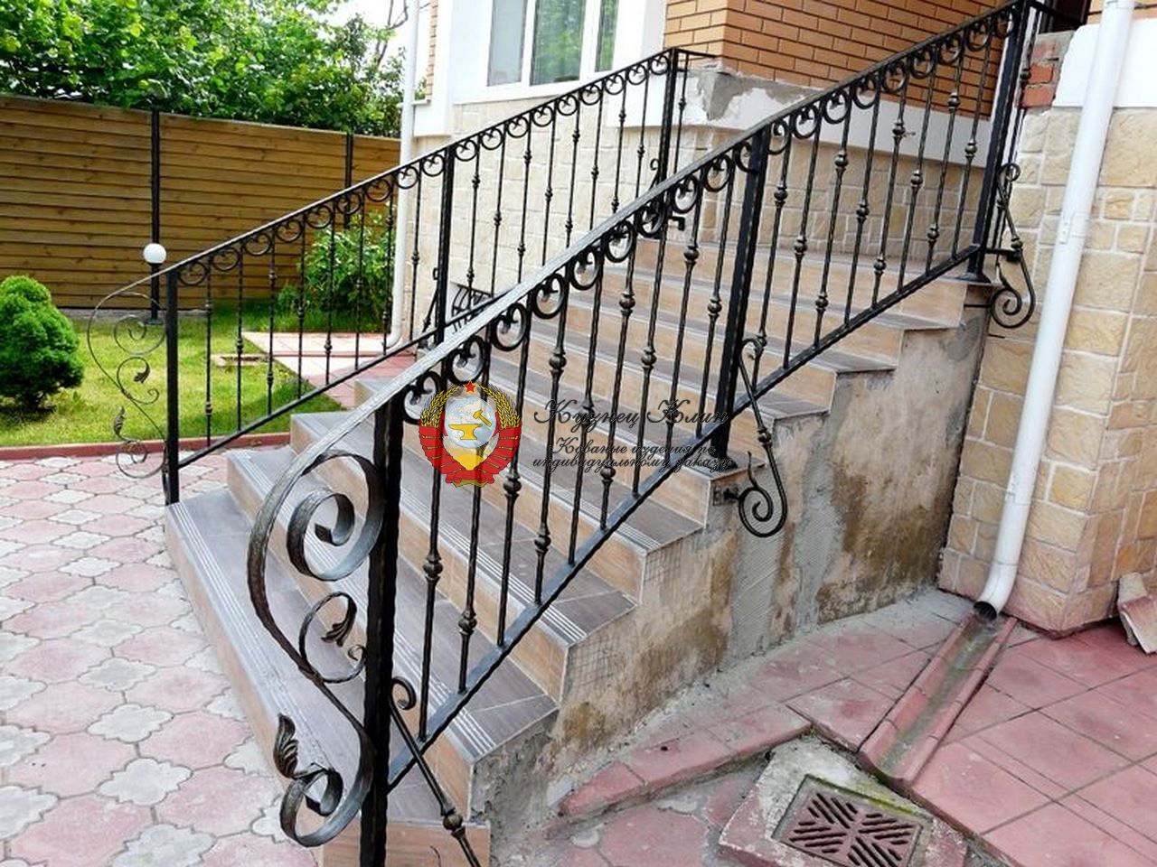 Кованые перила с элементами