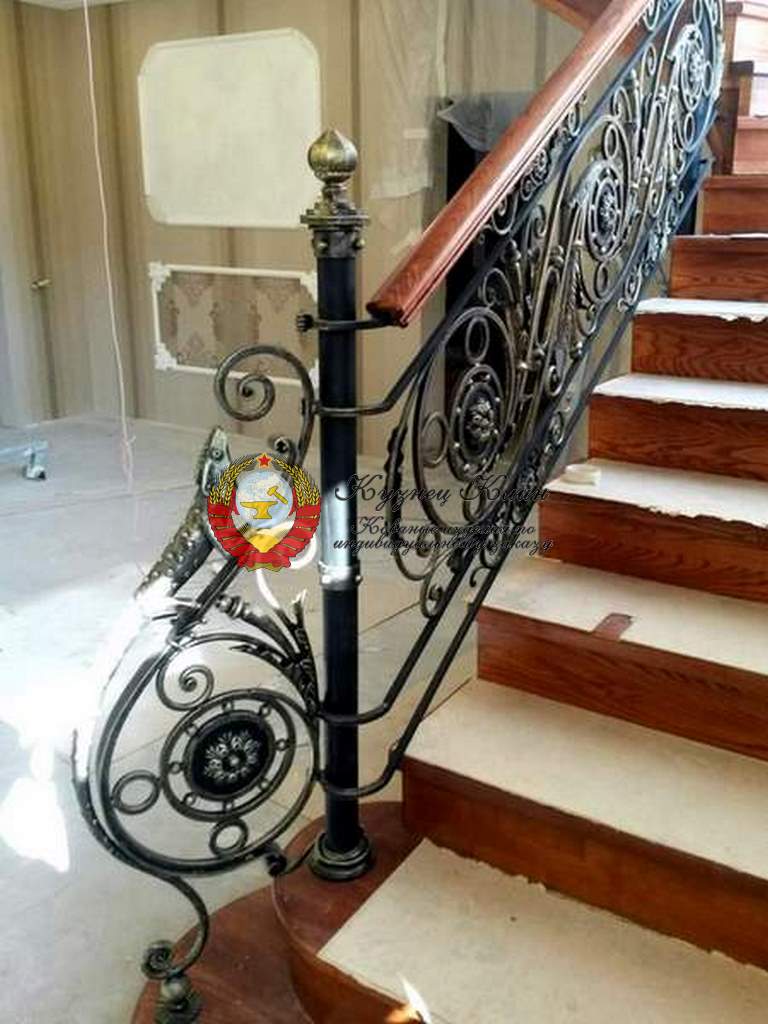 Кованое приглашение с ягуаной