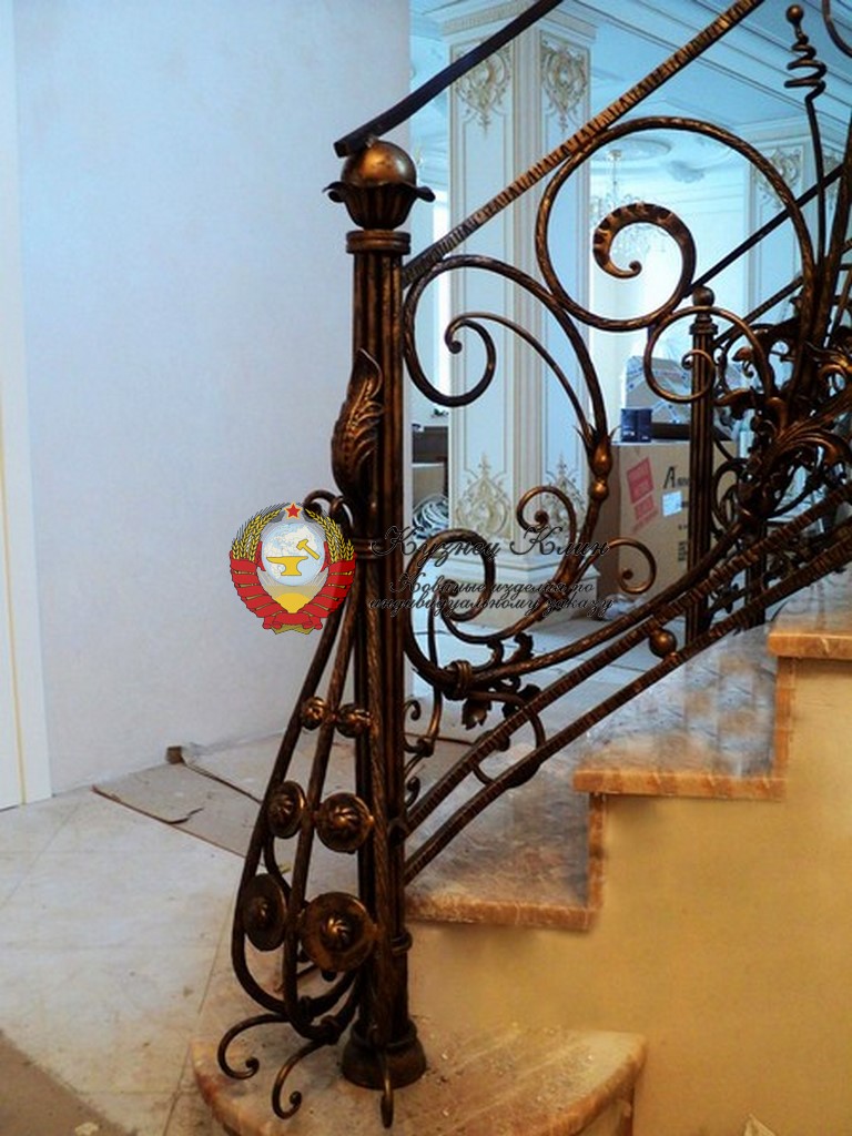 Кованый столб