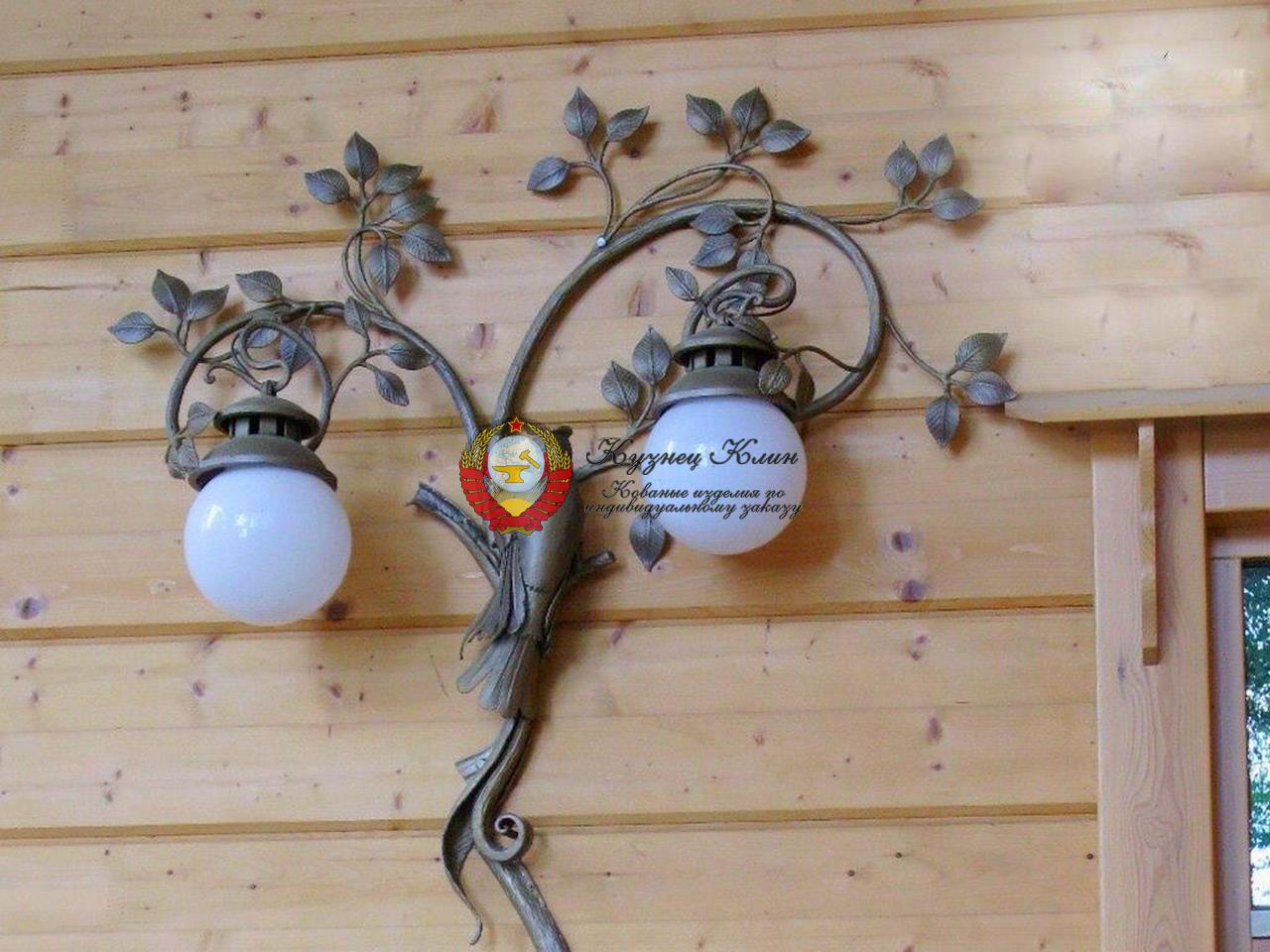 Бра кованое ветка с птичкой