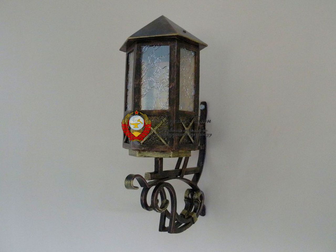 Кованое бра фонарик