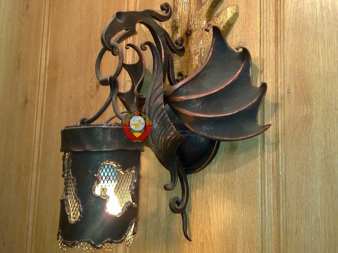 Кованый фонарь дракон