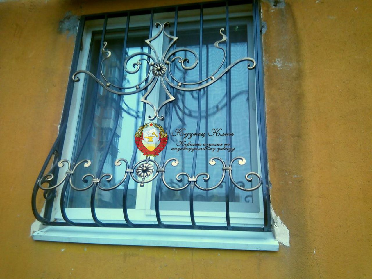 Дутая решетка с ковкой патина золото