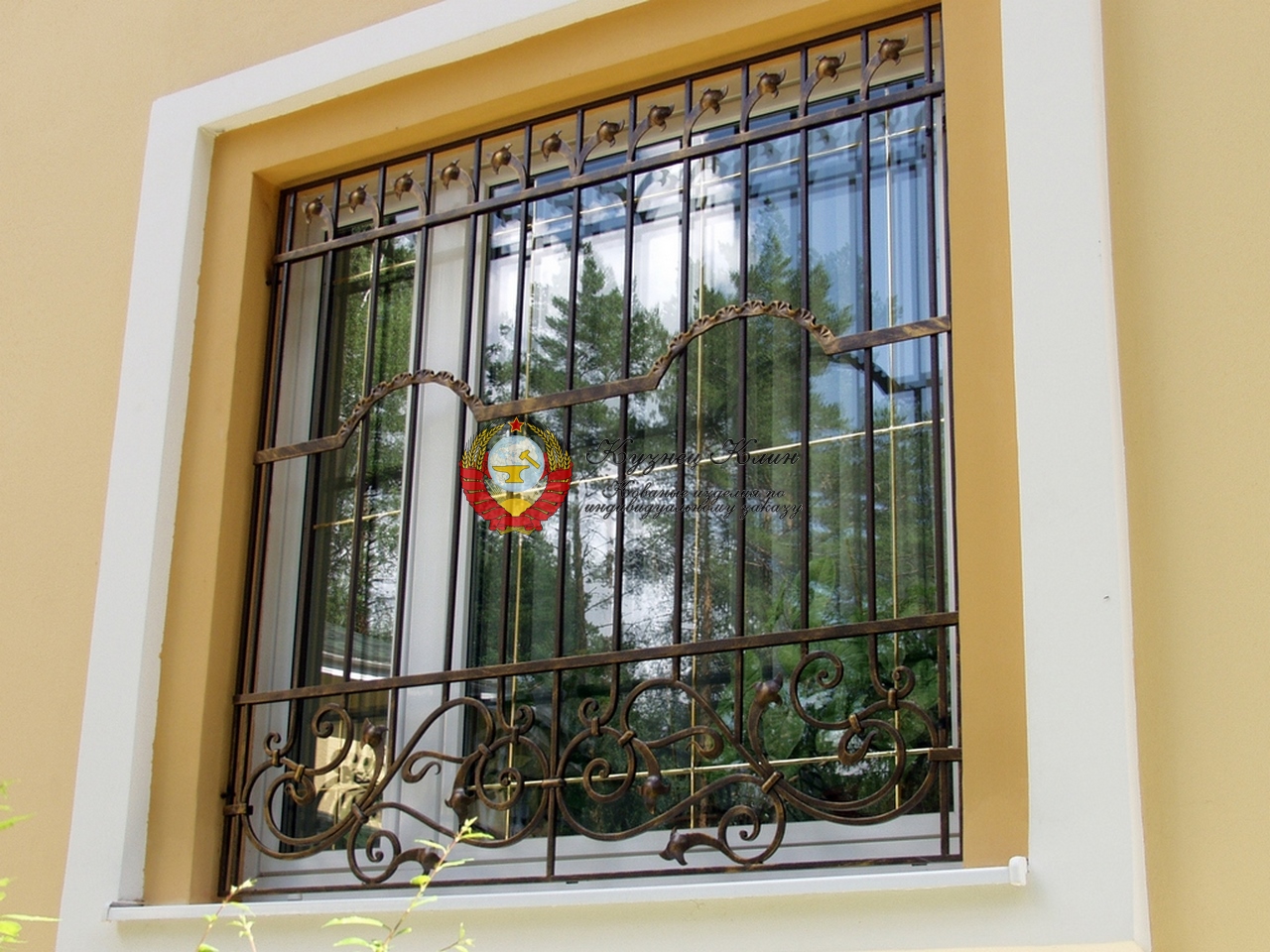 Кованая решетка бронза