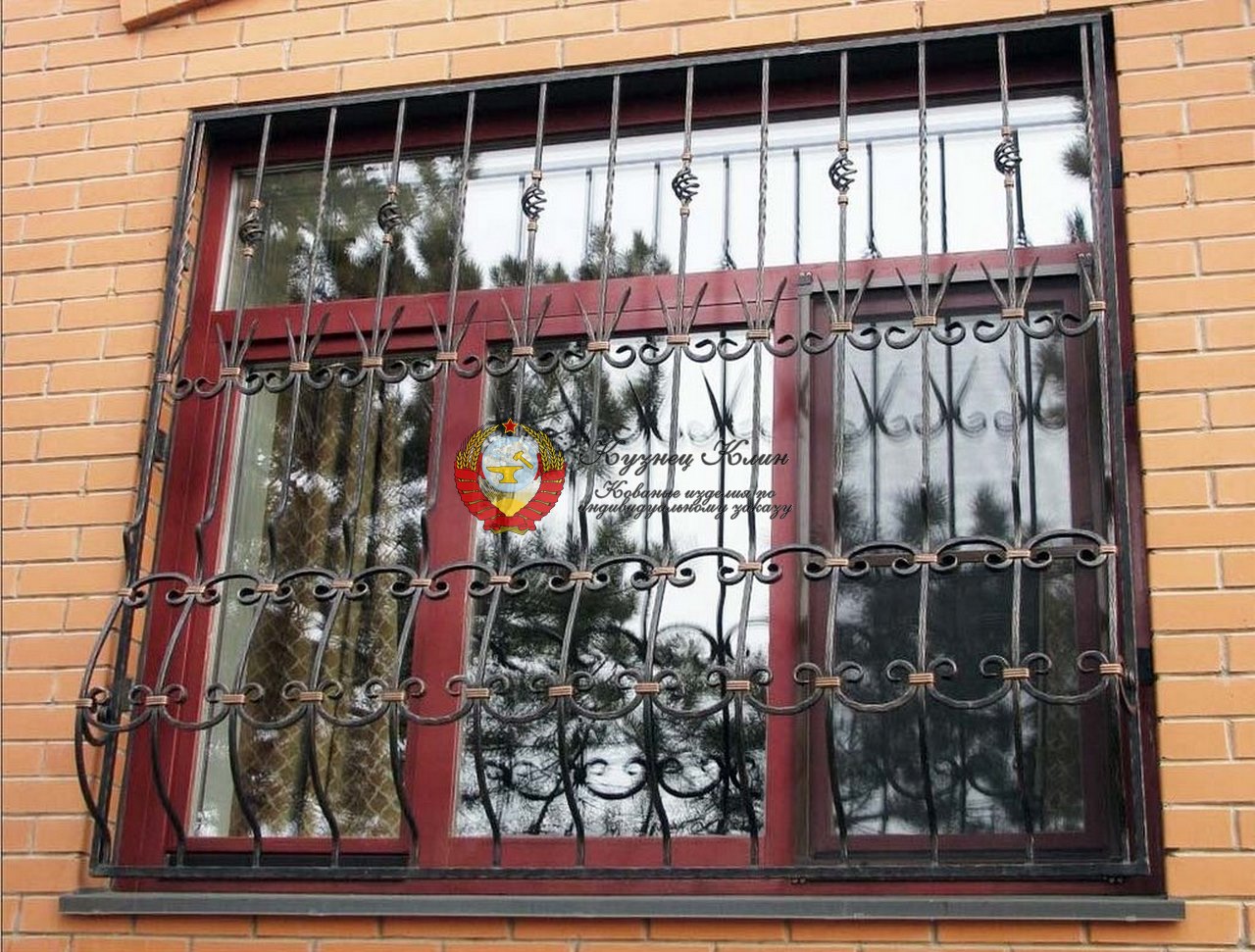 Кованая решетка на большое окно