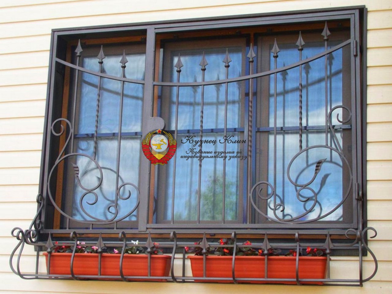 Кованая решетка под цветы