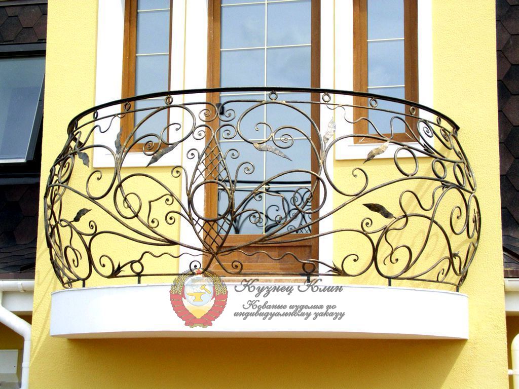 Кованый балкон овал