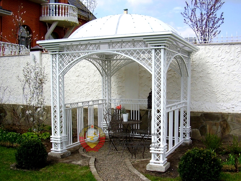 Кованая беседка в Английском стиле