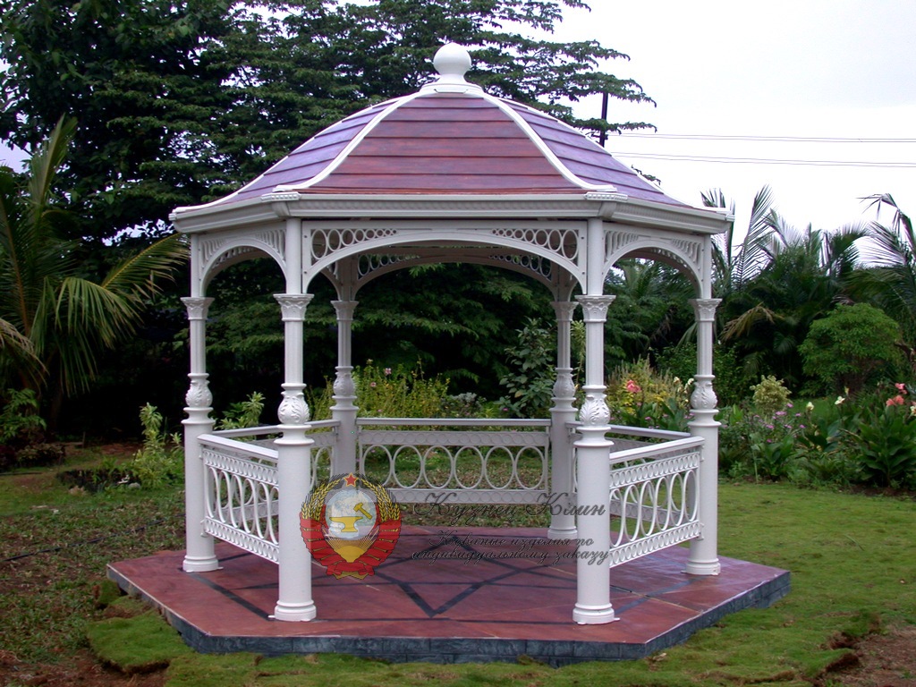 Кованая беседка с мягкой кровлей