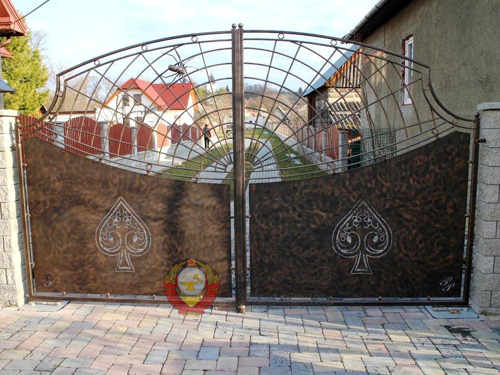 Кованые ворота Козырной туз