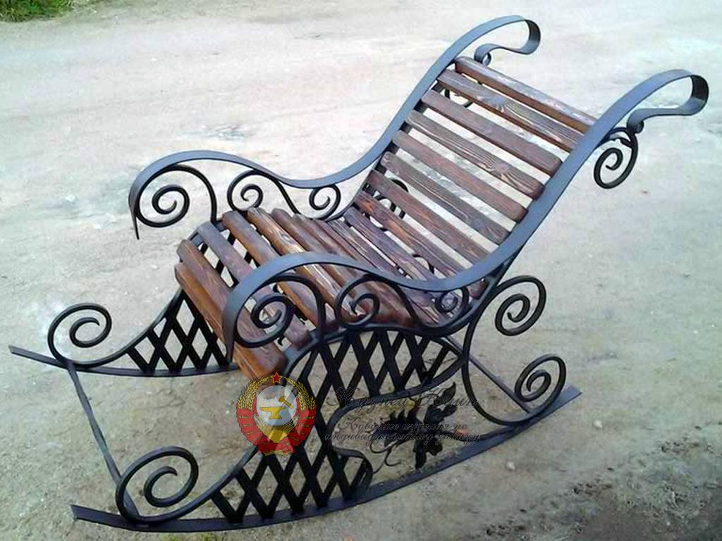 Кованая кресло качалка классика