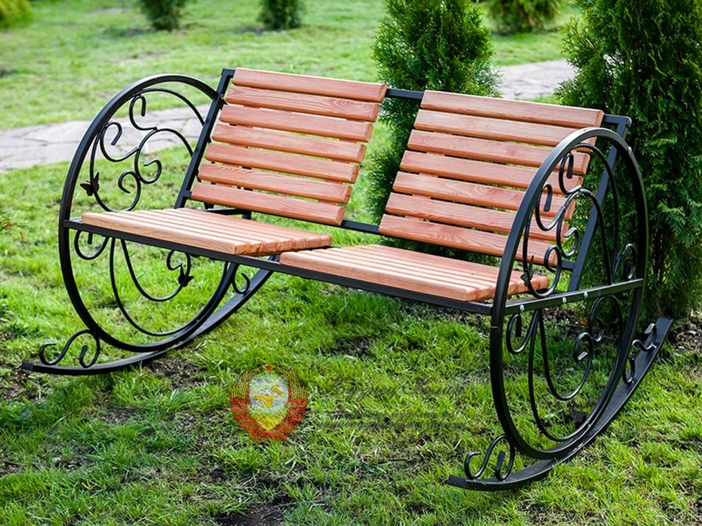 Кованый диванчик качалка