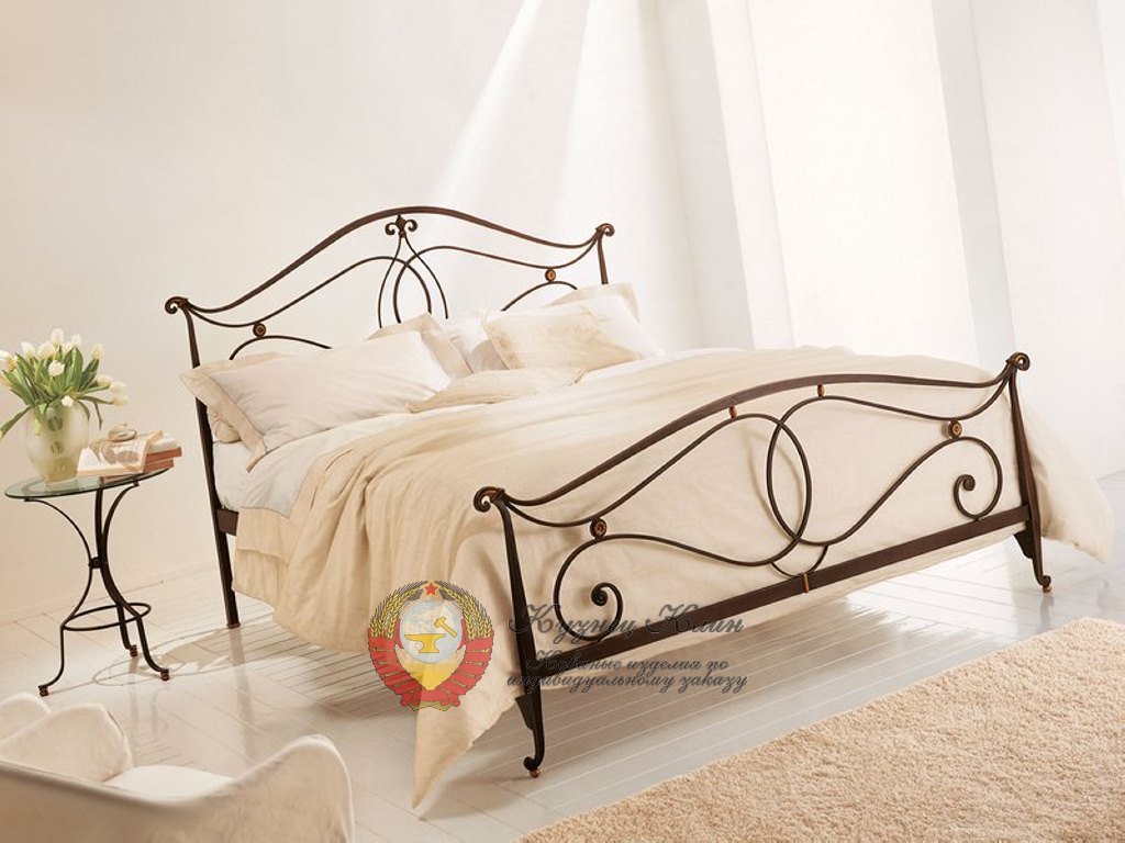 Кованая кровать клласический узор