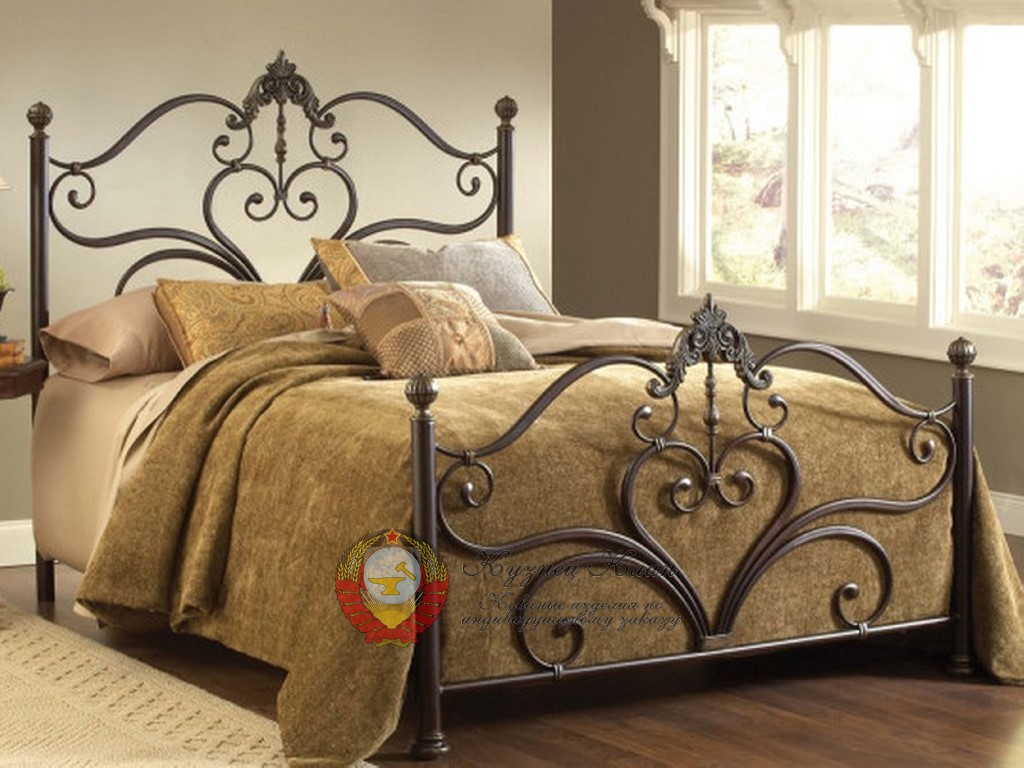 Кованая кровать сердецкр