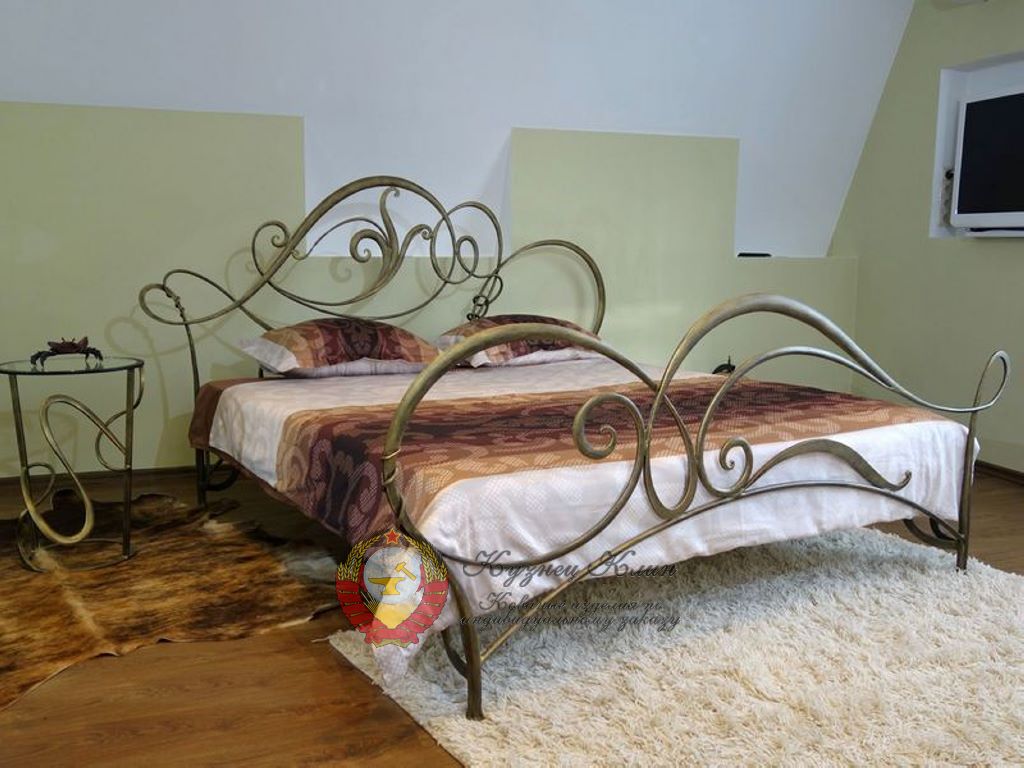 Кованая кровать стильная
