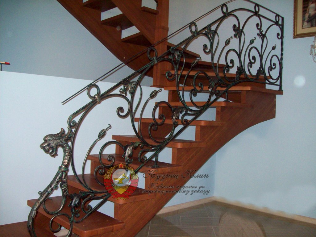 Кованые перила на дубовую лестницу