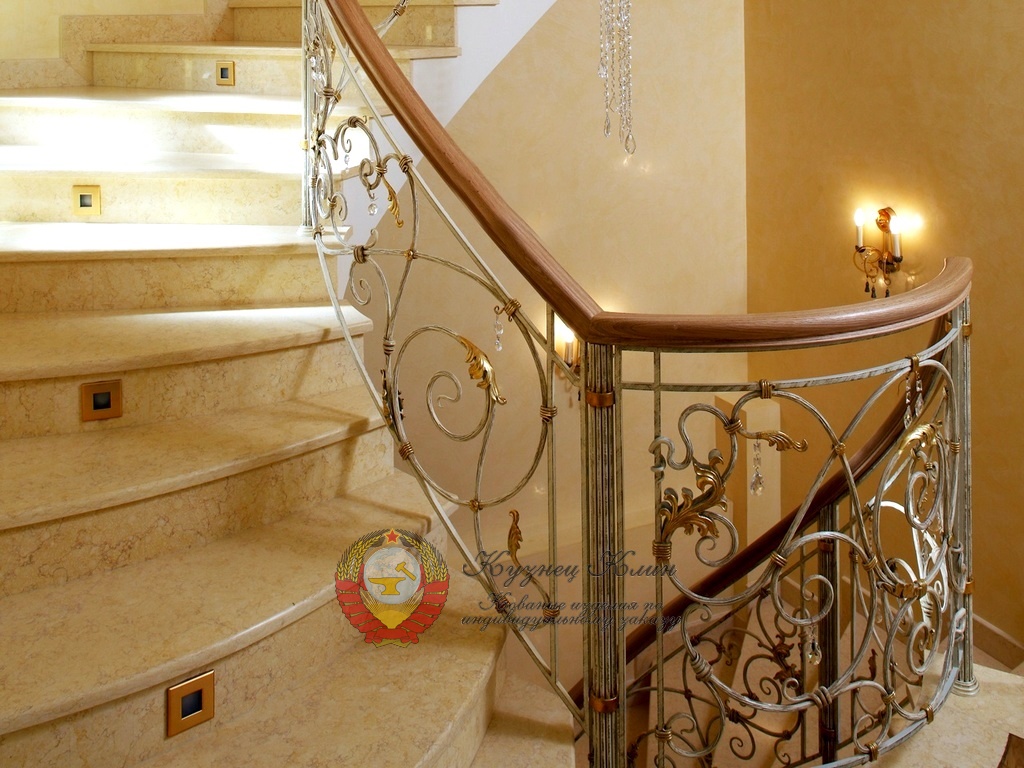 Кованые перила с боковым крепежом поручень дуб