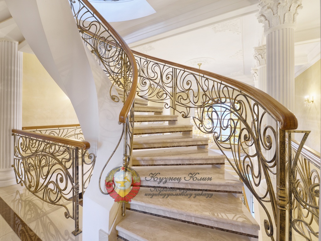 Кованые перила с боковым упором