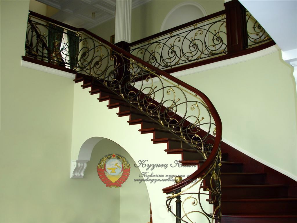 Кованые перила с пластиковым поручнем