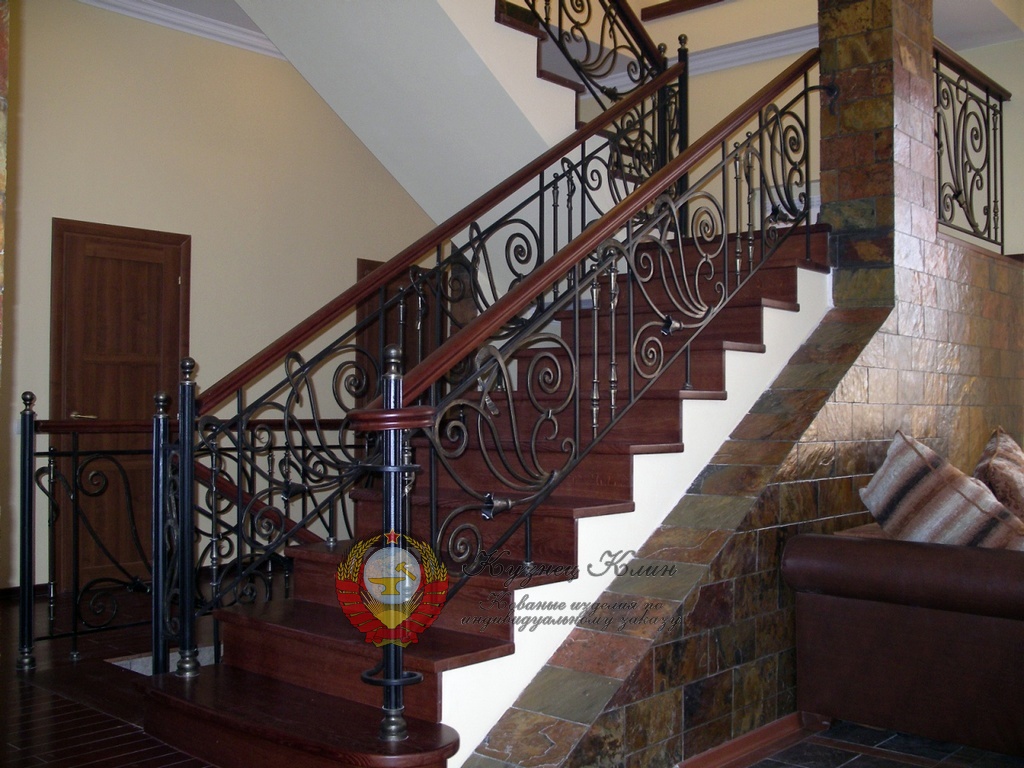 Перила кованые с поручнем ясень