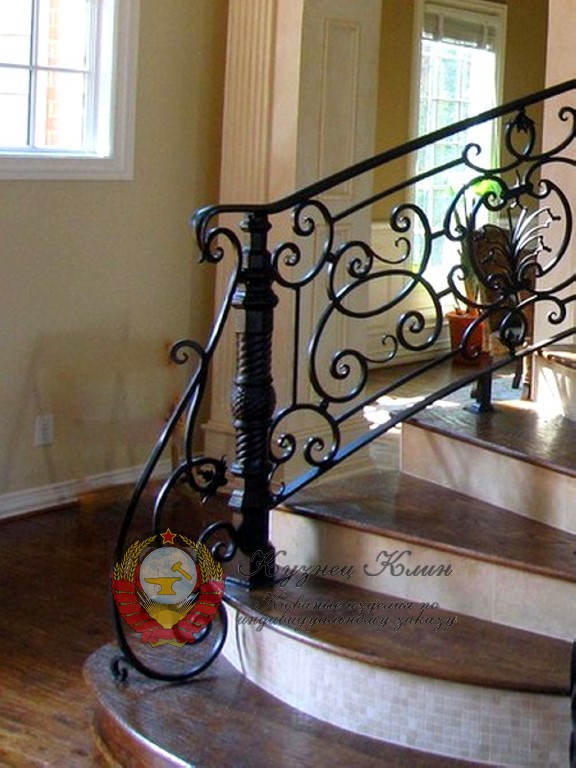 Кованый столб с преглашением