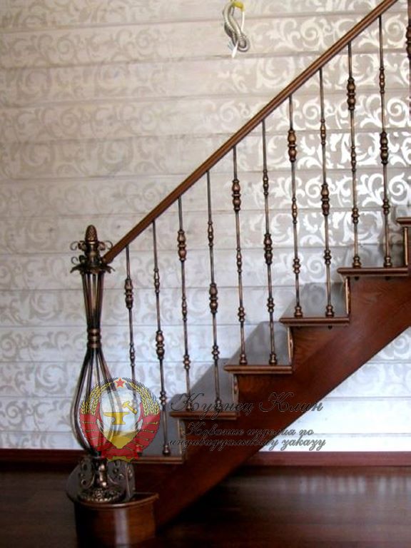 Кованый столб фонарик