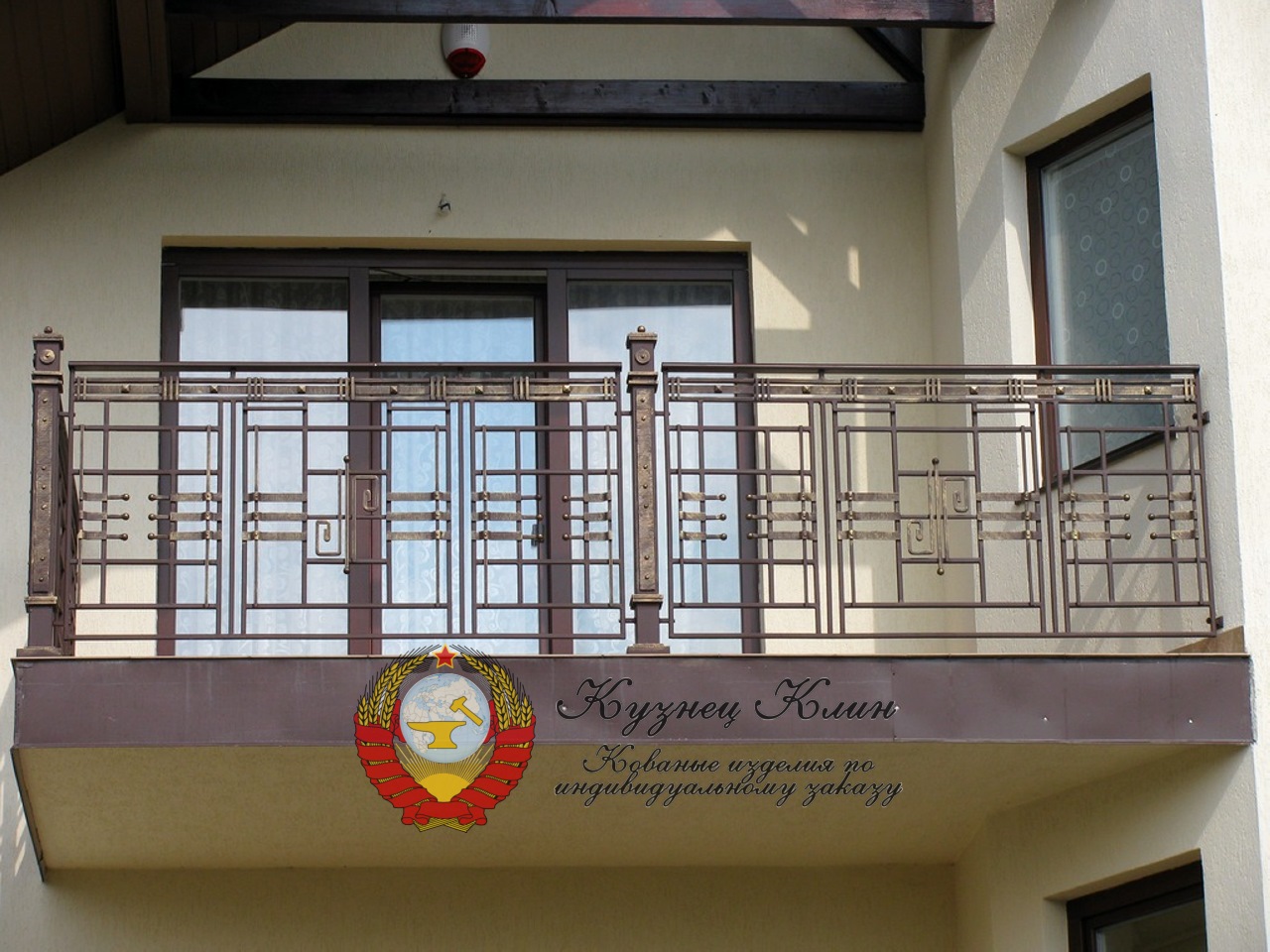 Кованое ограждение в стиль дома