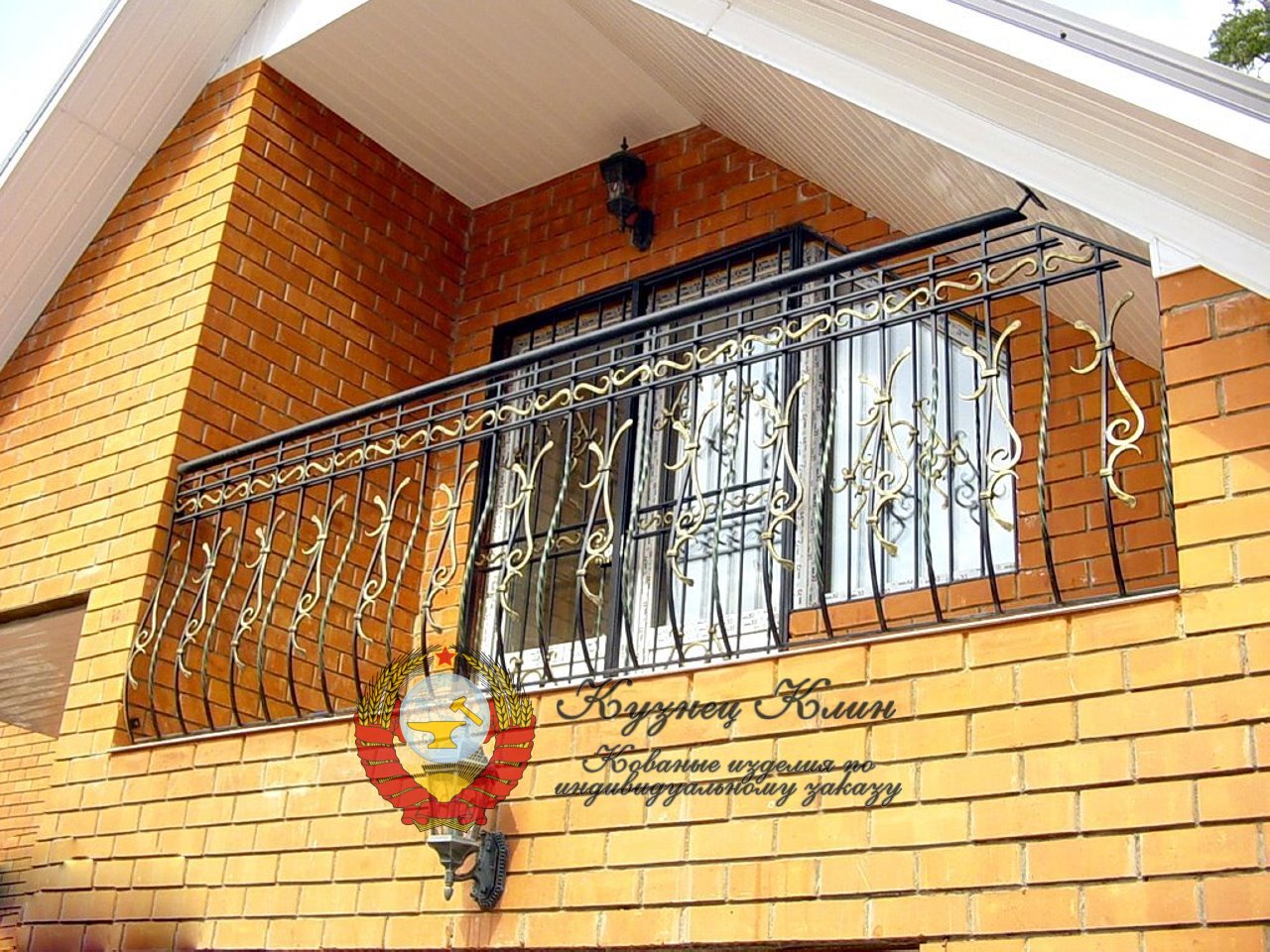Кованый балкон прямой с укосом