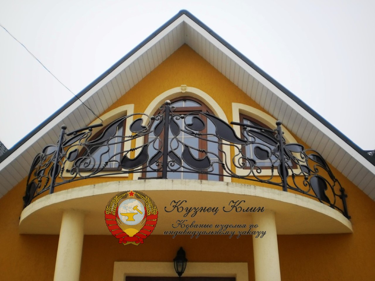 Кованый балкон современный модерн