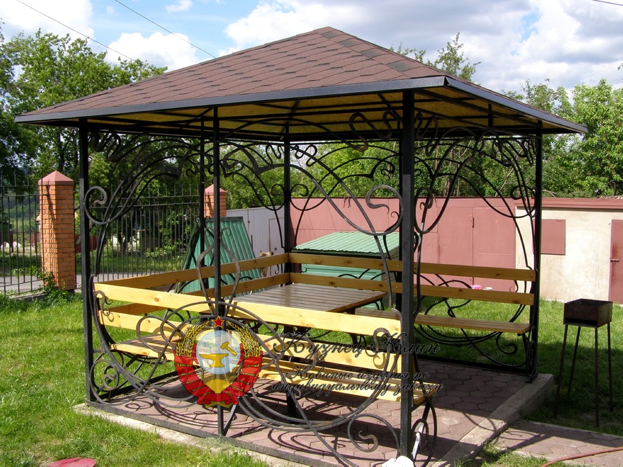 Кованая курилка модерн