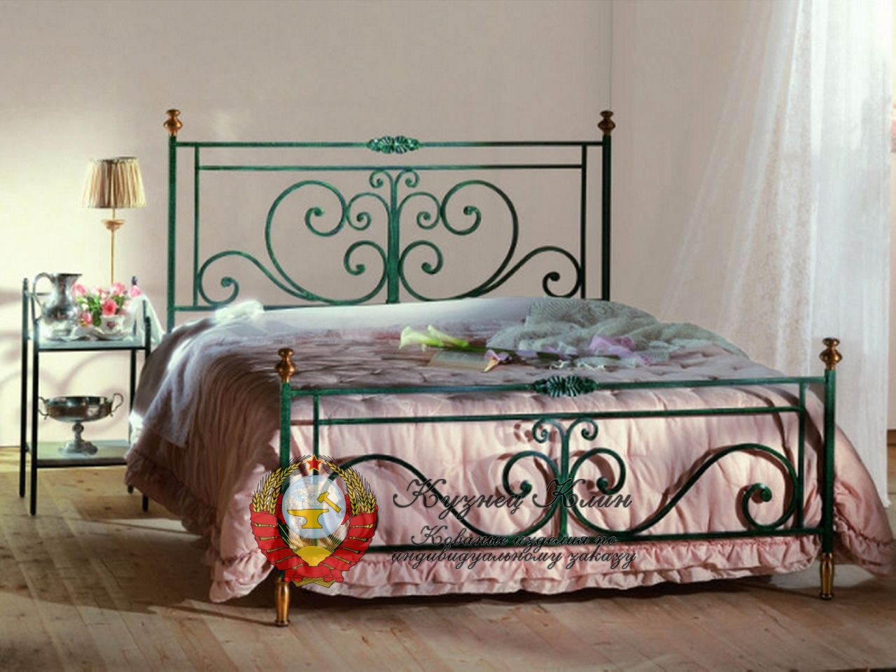 Кровать кованая открытая
