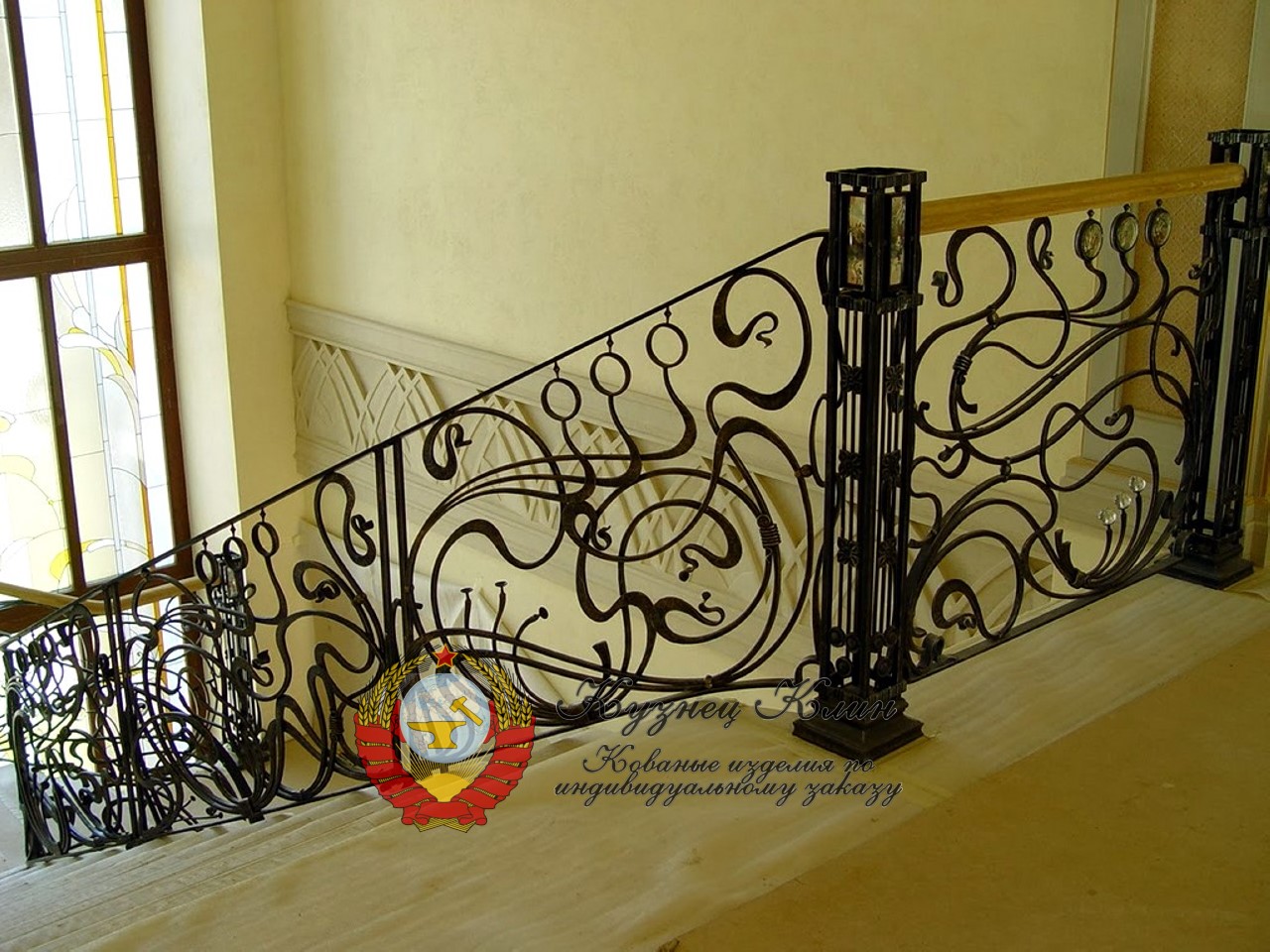 Кованые перила с открытыми столбами
