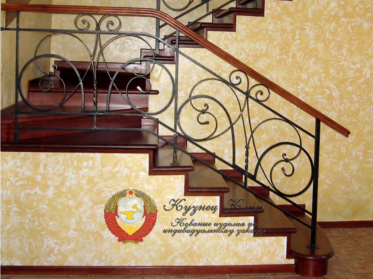 Кованые перила с прямым участком поручня