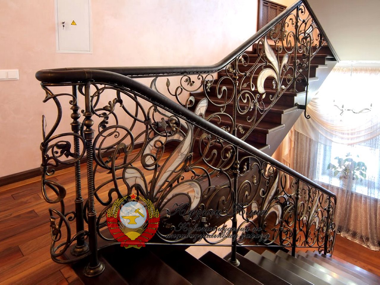 Кованые перила с разворотом