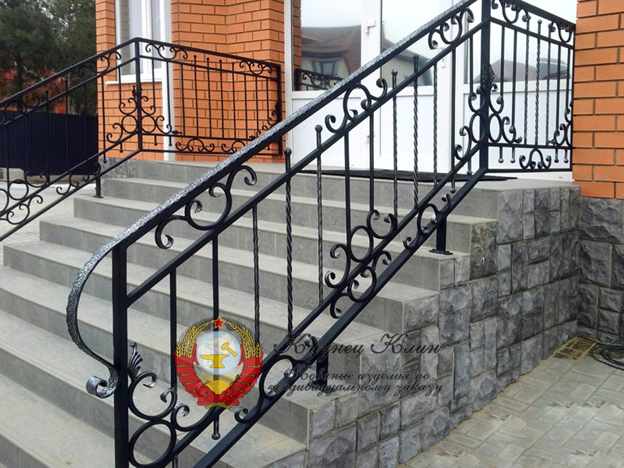 Кованое ограждение ступеней