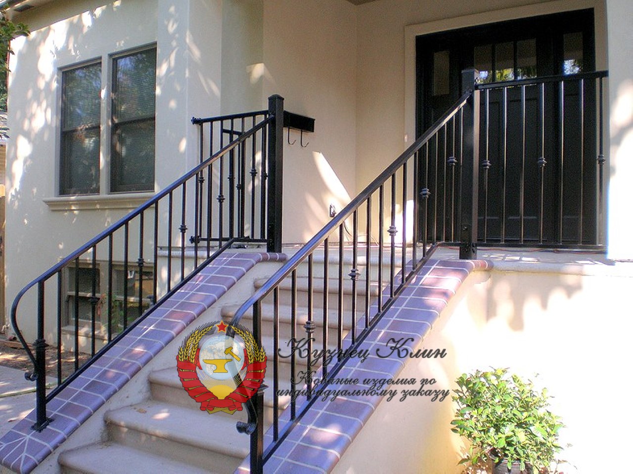 Перила металлические со вставками
