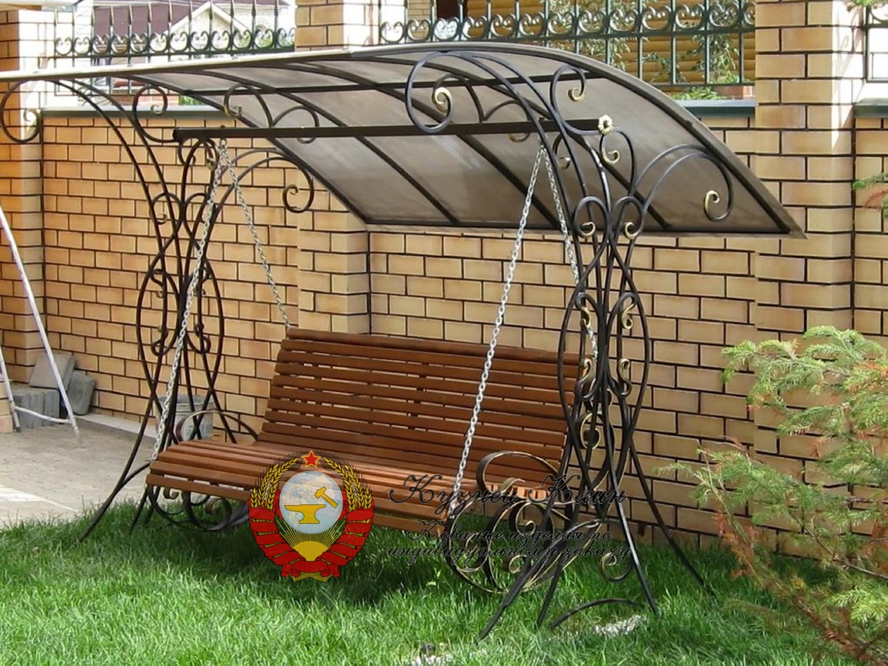 Кованые качели на цепях