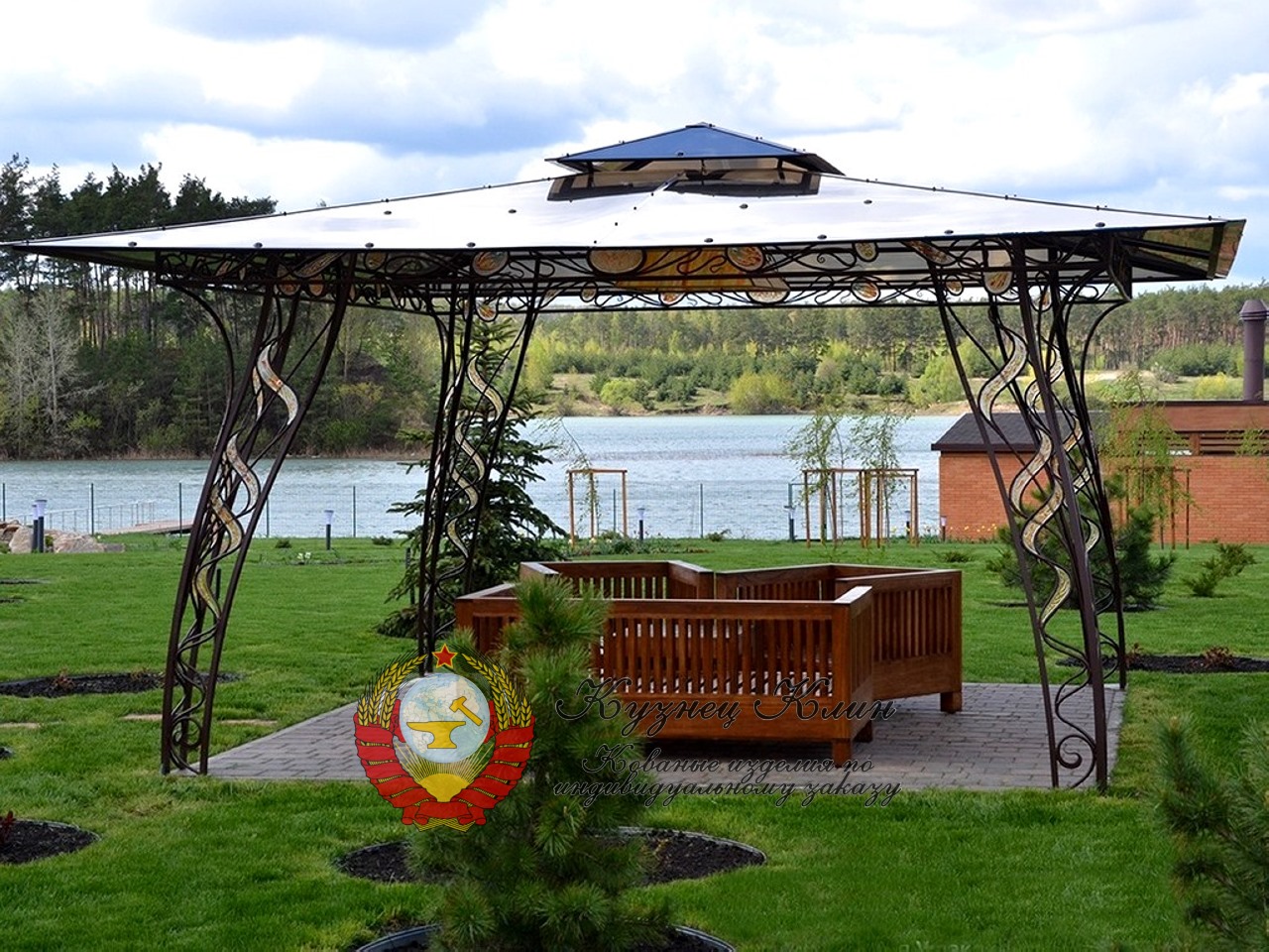 Кованый навес-беседка