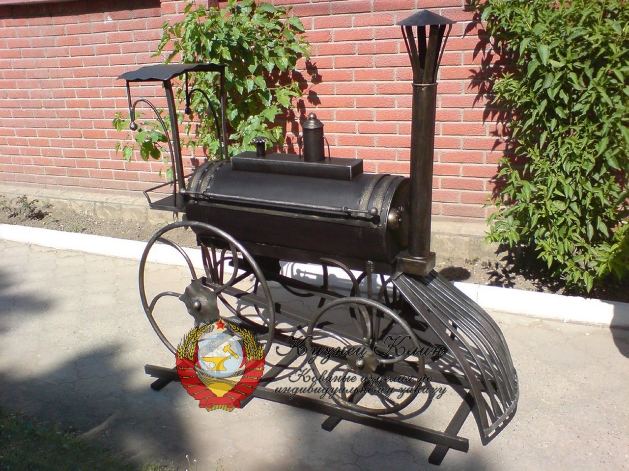 Кованый мангал паровоз простой